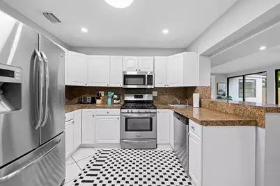 3024 NE 2nd Terrace, Wilton Manors, FL 33334 - Photo 9