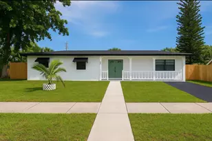 272 NE 44th St, Deerfield Beach, FL 33064 - Photo 1