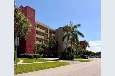 2400 NE 10th Street #106, Pompano Beach, FL 33062 - Photo 1