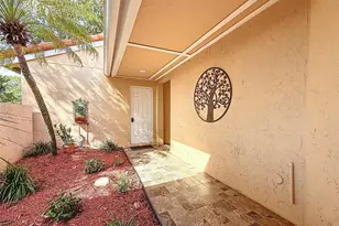 1420 Seagrape Cir, Weston, FL 33326 - Photo 3