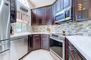 1420 Seagrape Cir, Weston, FL 33326 - Photo 5