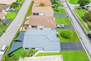 15121 S Waterford Dr, Davie, FL 33331 - Photo 27