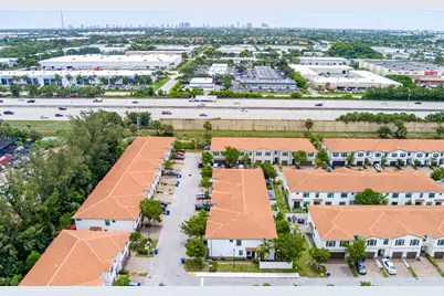 1009 Sweet Briar Lane, Riviera Beach, FL 33410 - Photo 9