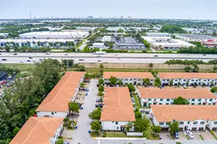 1009 Sweet Briar Ln, Riviera Beach, FL 33410 - Photo 9