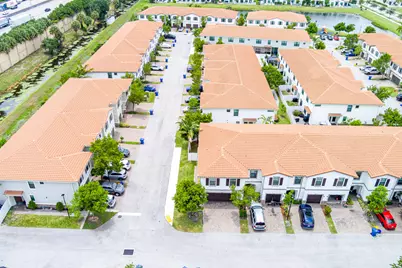 1009 Sweet Briar Lane, Riviera Beach, FL 33410 - Photo 15