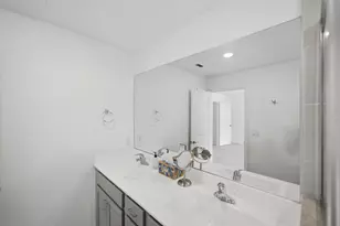 1009 Sweet Briar Ln, Riviera Beach, FL 33410 - Photo 23
