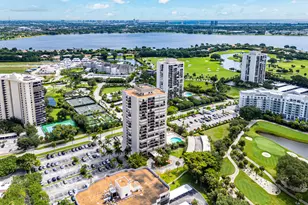 2425 Presidential Way, West Palm Beach, FL 33401 - Photo 25