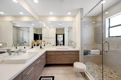 15451 NW 88th Avenue, Miami Lakes, FL 33018 - Photo 17