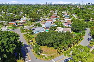370 SW 13th St, Pompano Beach, FL 33060 - Photo 25