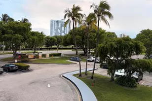 3625 N Country Club Dr, Aventura, FL 33180 - Photo 23