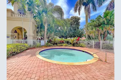 2132 NW 75th Way, Pembroke Pines, FL 33024 - Photo 33