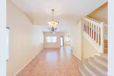 2132 NW 75th Way, Pembroke Pines, FL 33024 - Photo 11