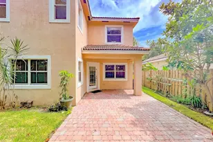 2132 NW 75th Way, Pembroke Pines, FL 33024 - Photo 5