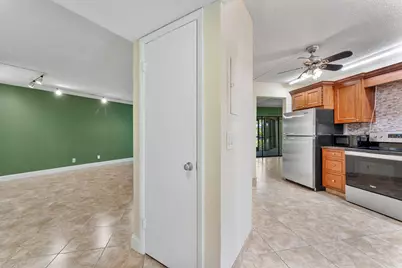 5800 Camino Del Sol #102, Boca Raton, FL 33433 - Photo 3