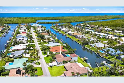 8422 SE Royal Street, Hobe Sound, FL 33455 - Photo 1