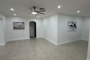 180 SW 77th Ave, Margate, FL 33068 - Photo 5