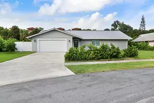 615 NE 15th Pl, Boynton Beach, FL 33435 - Photo 1
