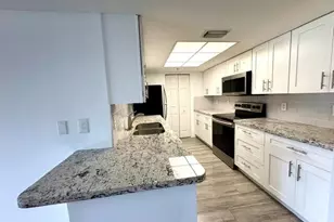 100 Crestwood Ct N, Royal Palm Beach, FL 33411 - Photo 9