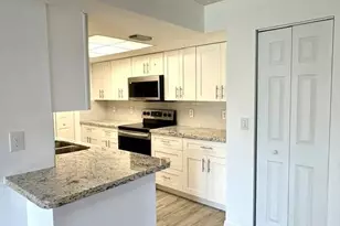 100 Crestwood Ct N, Royal Palm Beach, FL 33411 - Photo 5