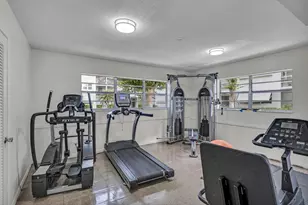 400 SE 10th St, Deerfield Beach, FL 33441 - Photo 27