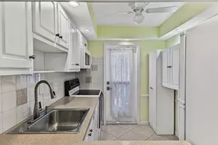 400 SE 10th St, Deerfield Beach, FL 33441 - Photo 19
