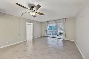 400 SE 10th St, Deerfield Beach, FL 33441 - Photo 7