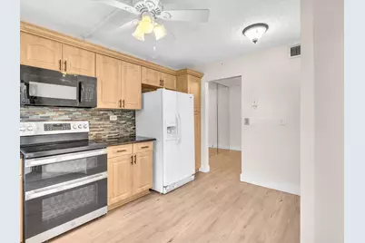 3959 Via Poinciana #104, Lake Worth, FL 33467 - Photo 21