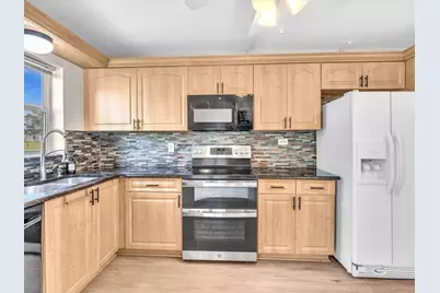 3959 Via Poinciana #104, Lake Worth, FL 33467 - Photo 17