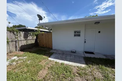 160 SE 15th Avenue #Unit B, Pompano Beach, FL 33060 - Photo 5