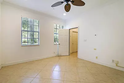 241 E Thatch Palm Circle, Jupiter, FL 33458 - Photo 9