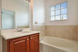 241 E Thatch Palm Cir, Jupiter, FL 33458 - Photo 25
