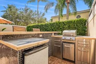 477 Capistrano Dr, Palm Beach Gardens, FL 33410 - Photo 23