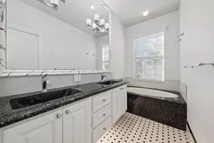477 Capistrano Dr, Palm Beach Gardens, FL 33410 - Photo 13