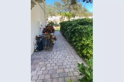 477 Capistrano Drive, Palm Beach Gardens, FL 33410 - Photo 3