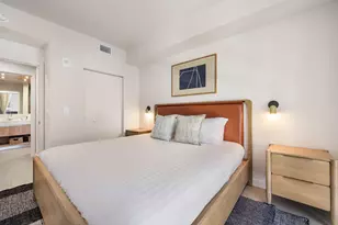 11 NE 6th St, Miami, FL 33132 - Photo 17