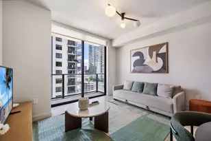 11 NE 6th St, Miami, FL 33132 - Photo 13