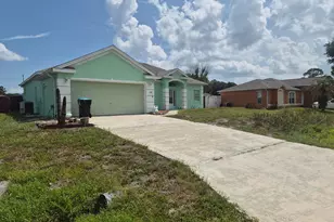 698 Thuringer St NW, Palm Bay, FL 32907 - Photo 3