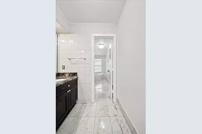20009 NW 66th Place, Hialeah, FL 33015 - Photo 19