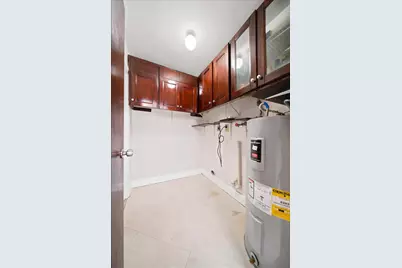 20009 NW 66th Place, Hialeah, FL 33015 - Photo 29