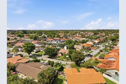 20009 NW 66th Place, Hialeah, FL 33015 - Photo 31