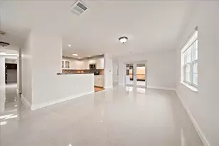 20009 NW 66th Pl, Hialeah, FL 33015 - Photo 11