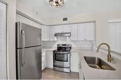 107 Yacht Club Way #208, Hypoluxo, FL 33462 - Photo 5