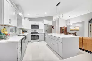 22687 Royal Crown Terrace E, Boca Raton, FL 33433 - Photo 9