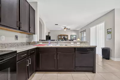 8135 Cantabria Falls Drive, Boynton Beach, FL 33473 - Photo 15