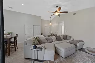 2482 Bedford Mews Dr, Wellington, FL 33414 - Photo 9