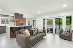 52 Gables Blvd, Weston, FL 33326 - Photo 23