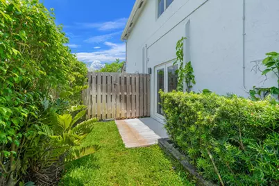 52 Gables Boulevard, Weston, FL 33326 - Photo 45