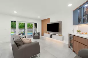 52 Gables Blvd, Weston, FL 33326 - Photo 13