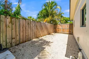 300 SE 8th Ave, Deerfield Beach, FL 33441 - Photo 57