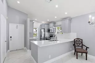 8621 Jasmine Way, Boca Raton, FL 33496 - Photo 5